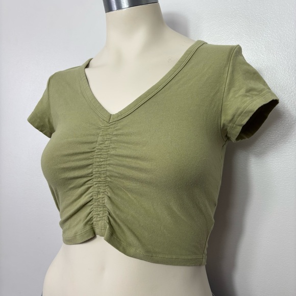 American Eagle green cinch crop top - Picture 2 of 3